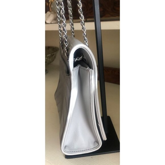 TORY BURCH Alexa Quilted Chain Shoulder Bag Silver/Grey - Picture 6 of 14